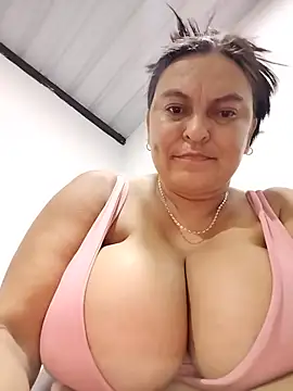 Snapshot of Horny-Mommy-Dirty chatting on June 17, 2:47 am Horny-Mommy-Dirty online show from June 17, 2:47 am