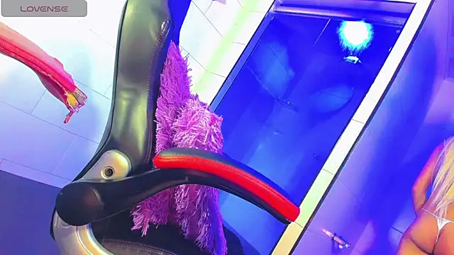 samantha official  online show from January 11, 11:56 pm