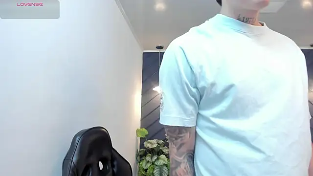 Snapshot of Yeiko_Romero_ chatting on February 3, 5:14 pm Yeiko Romero online show from February 3, 5:14 pm