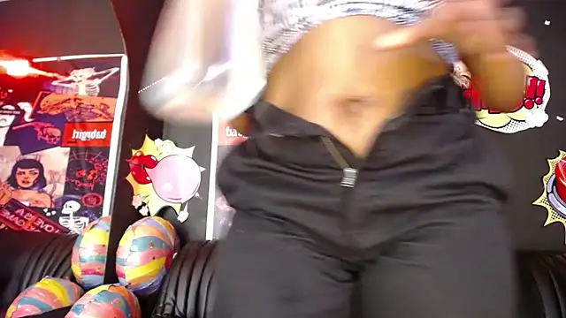 Snapshot of TIFFANYYSTAR chatting on December 19, 4:13 pm TIFFANYYSTAR online show from December 19, 4:13 pm