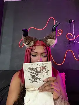 TIFFANYYSTAR online show from January 5, 5:27 pm