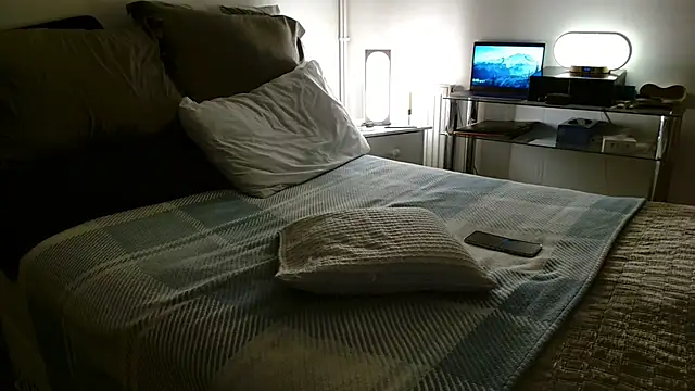 ImYourXtoy online show from March 30, 7:48 pm