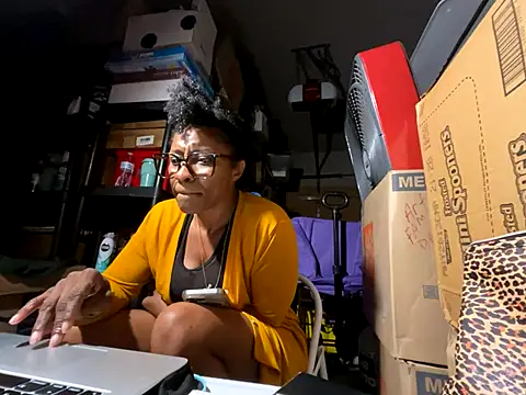 wynterheat online show from October 12, 4:50 pm