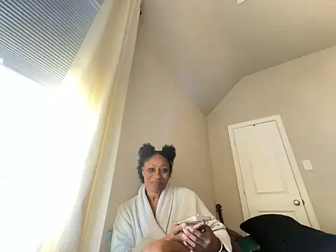 wynterheat online show from November 8, 5:23 pm