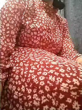Snapshot of aarjulove chatting on December 18, 9:25 am aarjulove online show from December 18, 9:25 am