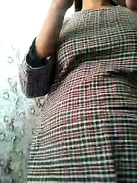 Snapshot of aarjulove chatting on December 20, 10:05 am aarjulove online show from December 20, 10:05 am