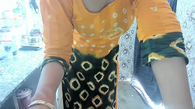 Snapshot of aarjulove chatting on March 15, 7:53 am aarjulove online show from March 15, 7:53 am