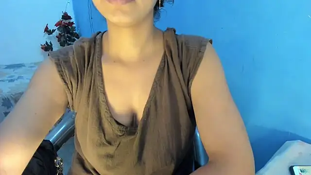 aarjulove online show from April 9, 12:43 pm