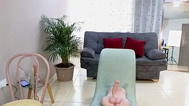 Snapshot of camil_milfdream chatting on February 23, 4:35 pm camil milfdream online show from February 23, 4:35 pm