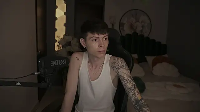 Snapshot of IsmaelRichardson chatting on March 20, 11:23 pm IsmaelRichardson online show from March 20, 11:23 pm