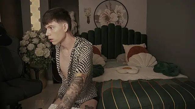 Snapshot of IsmaelRichardson chatting on March 23, 1:31 am IsmaelRichardson online show from March 23, 1:31 am