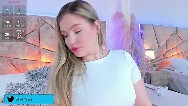 Snapshot of GaiaBaker chatting on December 25, 10:48 pm GaiaBaker online show from December 25, 10:48 pm