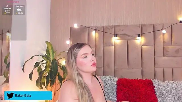 Snapshot of GaiaBaker chatting on February 15, 10:33 am GaiaBaker online show from February 15, 10:33 am