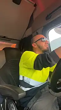 donnuozfutura online show from December 31, 4:14 pm