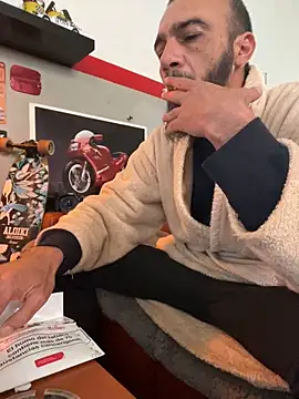 donnuozfutura online show from February 1, 12:16 pm