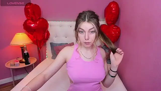 MollyMeltorr online show from February 14, 7:17 am