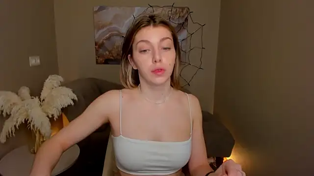 MollyMeltorr online show from October 19, 1:06 am