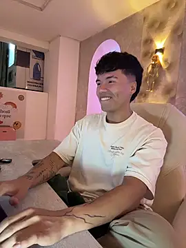 Logan smith1 online show from October 28, 5:11 am