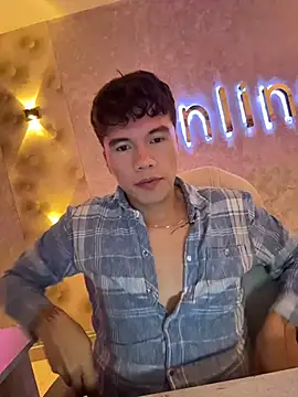 Logan smith1 online show from January 6, 6:28 am