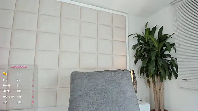 Nia Bunny online show from January 17, 1:56 pm