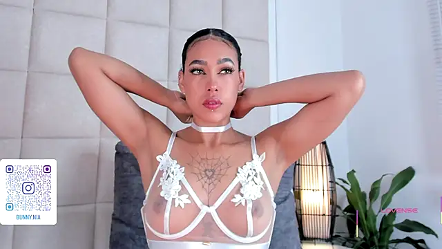 Nia Bunny online show from September 15, 2:50 pm