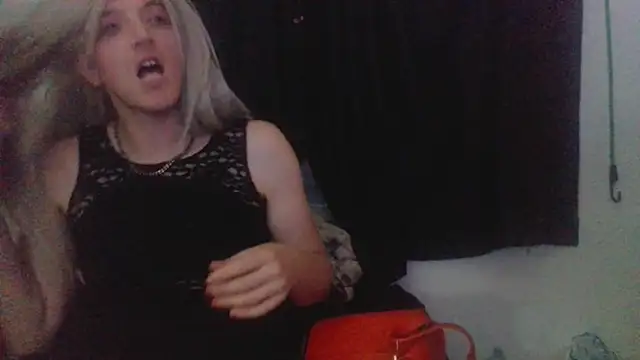 sexyblondetrans online show from October 4, 9:40 am