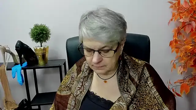 IrisDream online show from December 31, 7:10 am