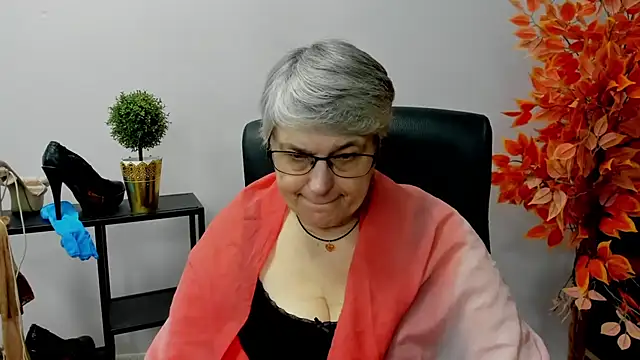 IrisDream online show from February 3, 10:58 am