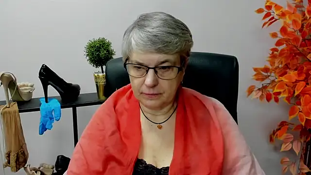 IrisDream online show from February 4, 7:18 am