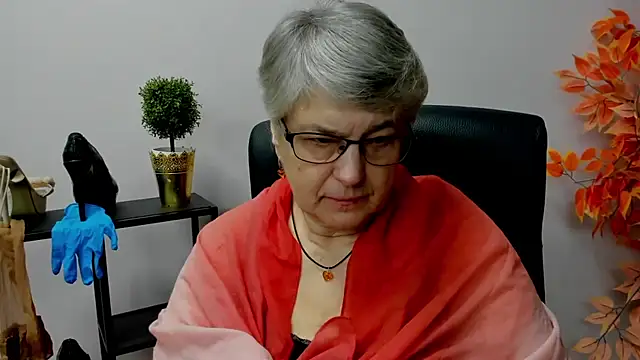 IrisDream online show from February 10, 7:15 am