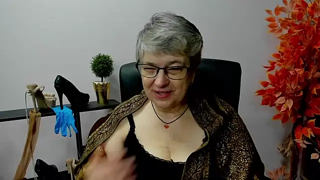 IrisDream online show from February 13, 7:24 am