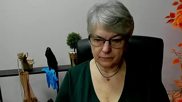 IrisDream online show from February 14, 7:17 am