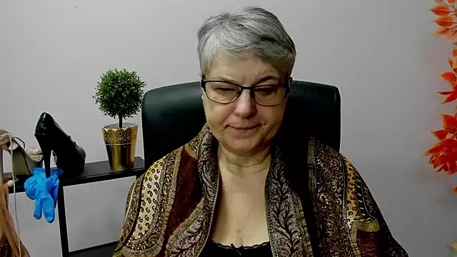 IrisDream online show from February 18, 7:21 am