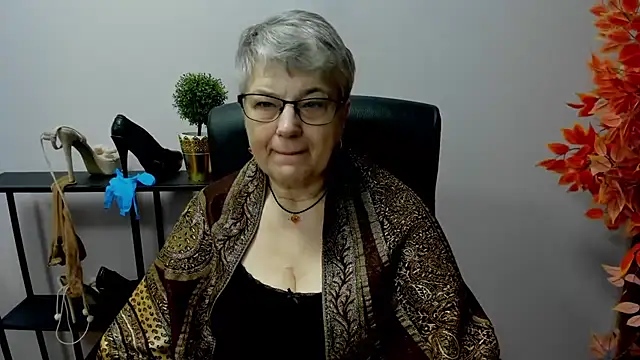 IrisDream online show from February 24, 7:11 am