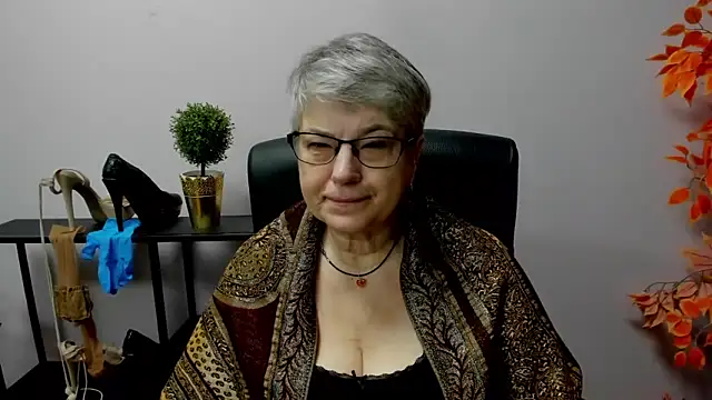 IrisDream online show from February 26, 7:20 am