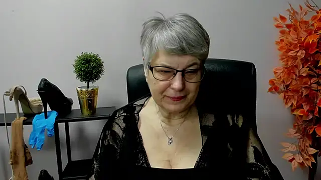 IrisDream online show from March 4, 7:19 am