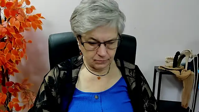 IrisDream online show from September 26, 6:17 am