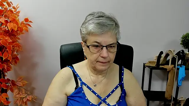 IrisDream online show from October 21, 6:14 am