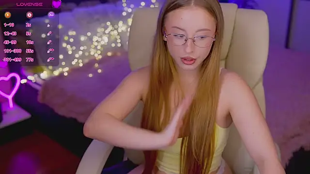 SilverrMoon online show from November 4, 8:19 pm