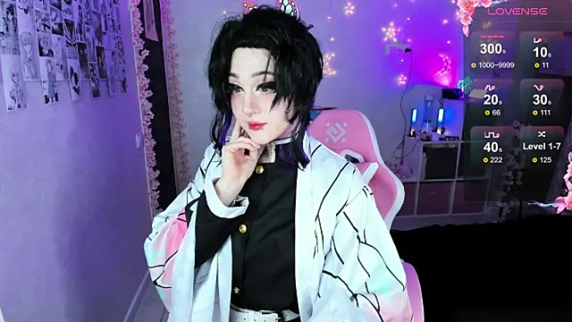 Snapshot of Aki__Ra chatting on February 13, 9:49 pm Aki Ra online show from February 13, 9:49 pm