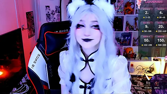 Aki  Ra online show from April 4, 10:29 pm