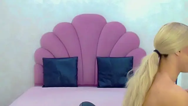 briana sex32 online show from March 21, 4:06 am