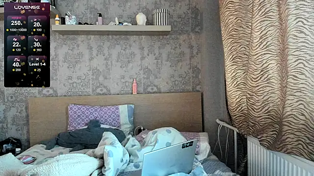 purebeautie13 online show from December 20, 10:05 am