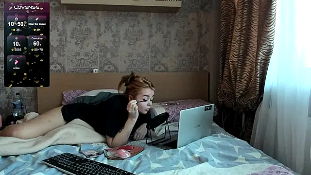 purebeautie13 online show from December 25, 10:39 am