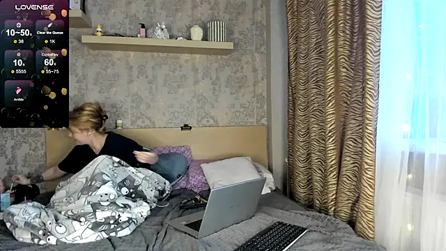 purebeautie13 online show from January 16, 10:10 am