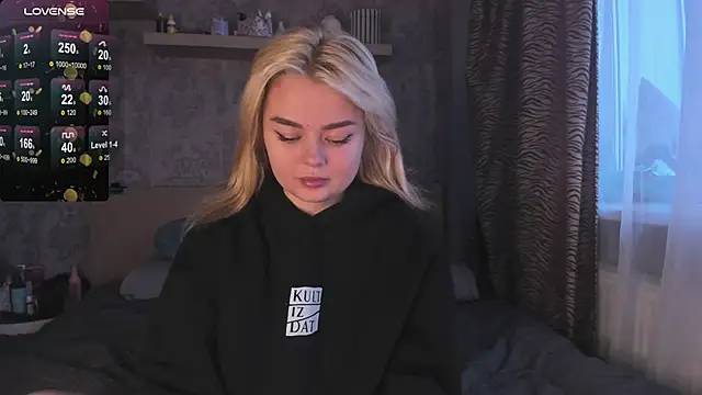 purebeautie13 online show from January 30, 12:06 pm