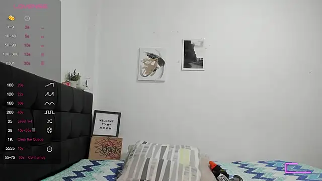 Snapshot of RoddyRich11 chatting on November 3, 12:06 pm RoddyRich11 online show from November 3, 12:06 pm