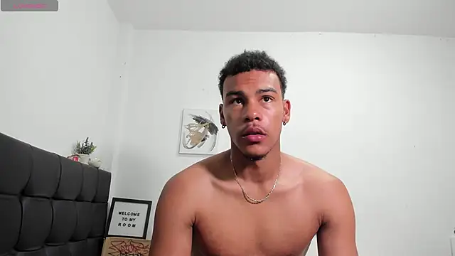 Snapshot of RoddyRich11 chatting on November 27, 11:34 am RoddyRich11 online show from November 27, 11:34 am