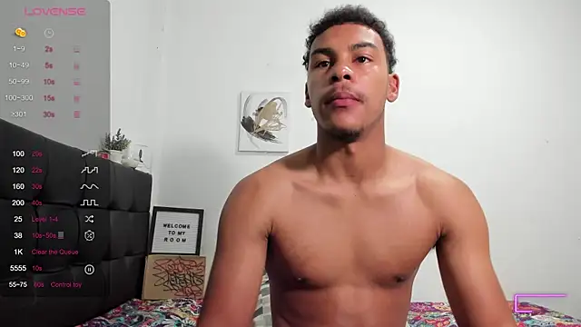 Snapshot of RoddyRich11 chatting on December 21, 11:50 am RoddyRich11 online show from December 21, 11:50 am