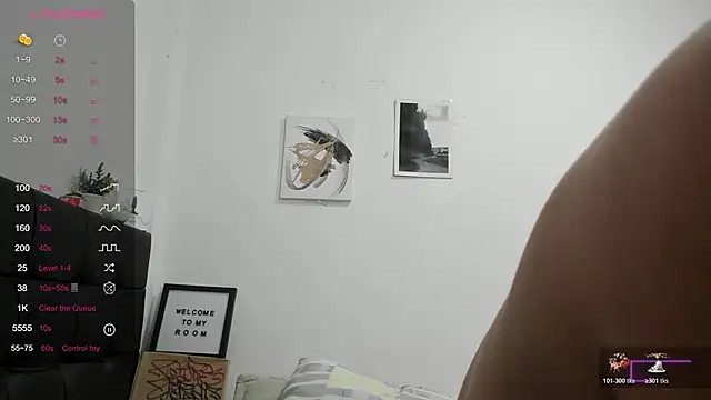 Snapshot of RoddyRich11 chatting on December 22, 11:29 am RoddyRich11 online show from December 22, 11:29 am